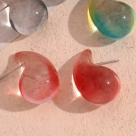 ▪️Transparent Red Resin Waterdrop Earrings - Picture 3 of 15